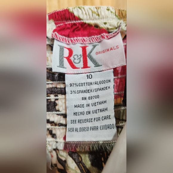 R&K Originals Floral Sleeveless Dress with Black Straps - Picture 4 of 4